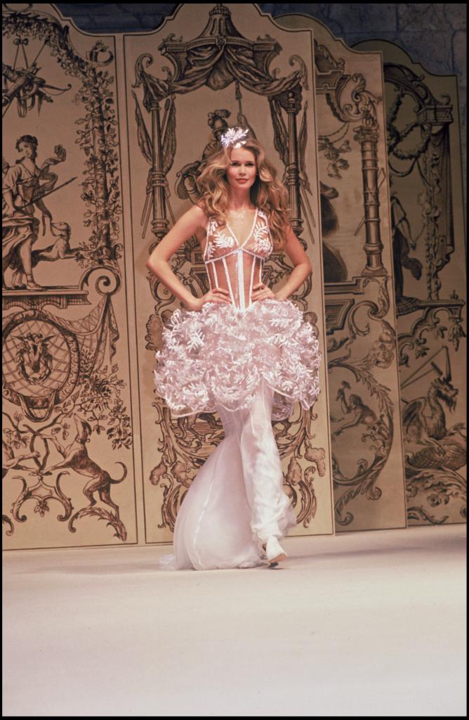 Claudia Schiffer in Chanel's 1993 show.