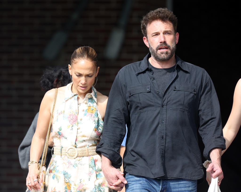 Jennifer Lopez and Ben Affleck walking